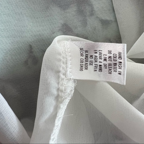 Entro sleeveless floral tunic with neck tie sheer fully lined Small - Picture 8 of 8